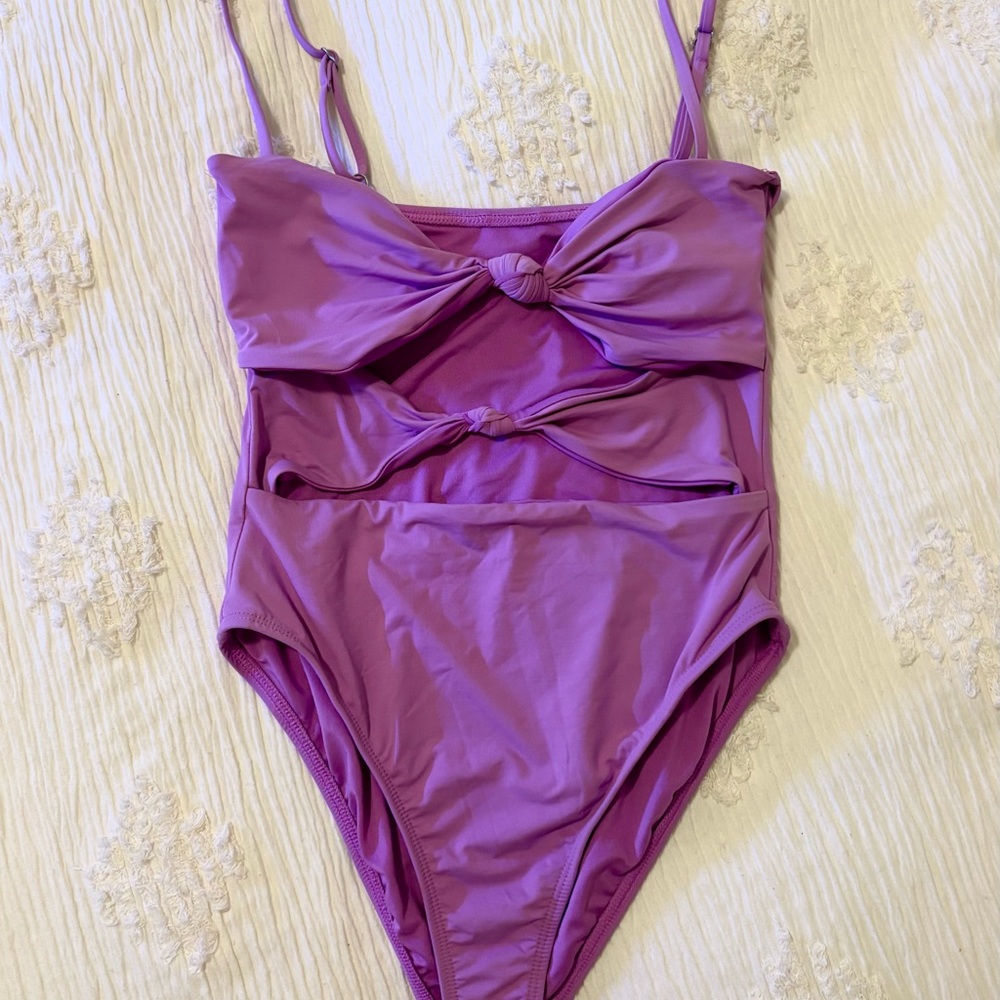 Billabong Lavender Women’s One Piece Swimsuit Sz Small